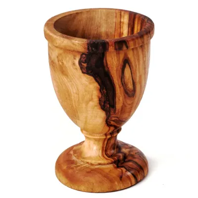 Eierbecher aus Olivenholz – schlicht, naturbelassen & handgemacht